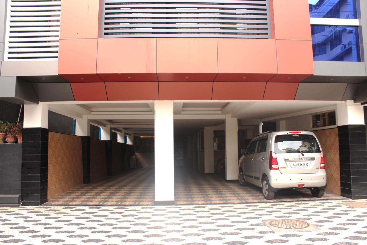 טריואנדרום Hotel Sukhvas מראה חיצוני תמונה