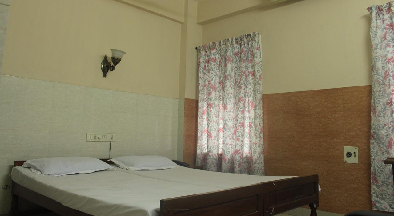 טריואנדרום Hotel Sukhvas מראה חיצוני תמונה