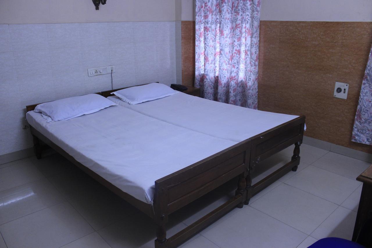 טריואנדרום Hotel Sukhvas מראה חיצוני תמונה