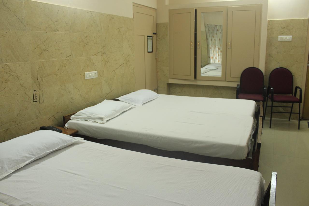 טריואנדרום Hotel Sukhvas מראה חיצוני תמונה