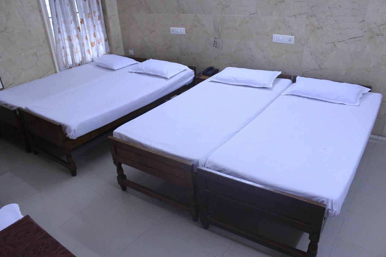 טריואנדרום Hotel Sukhvas מראה חיצוני תמונה