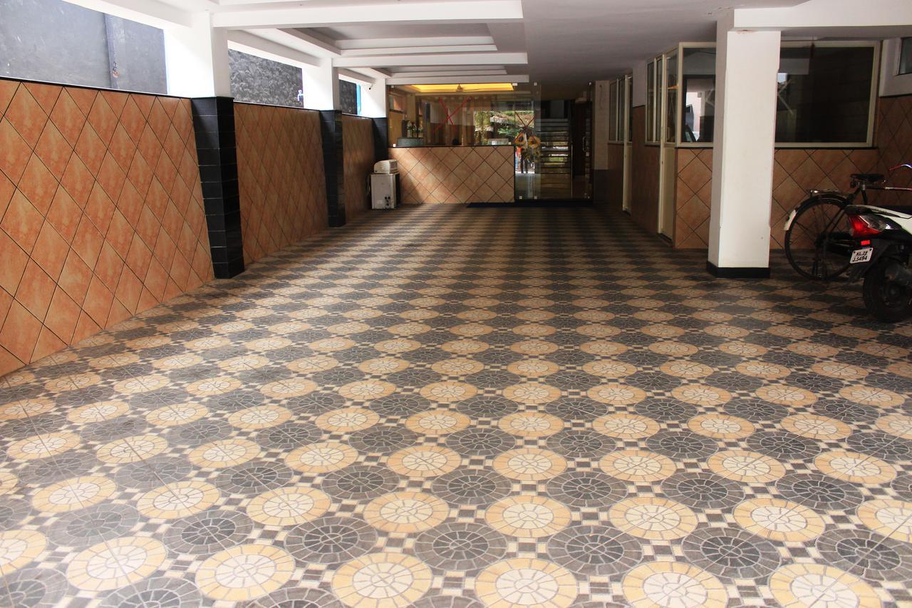 טריואנדרום Hotel Sukhvas מראה חיצוני תמונה